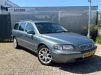 Volvo V70 2.3 T-5 Geartr. C.L - APK 06-26 - Airco - Cruise, Auto's, Zwart, 1574 kg, Traction-control, 92 €/maand