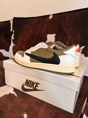 Jordan 1 Retro Low Travis Scott Medium Olive US 10 / EU 44 beschikbaar voor biedingen