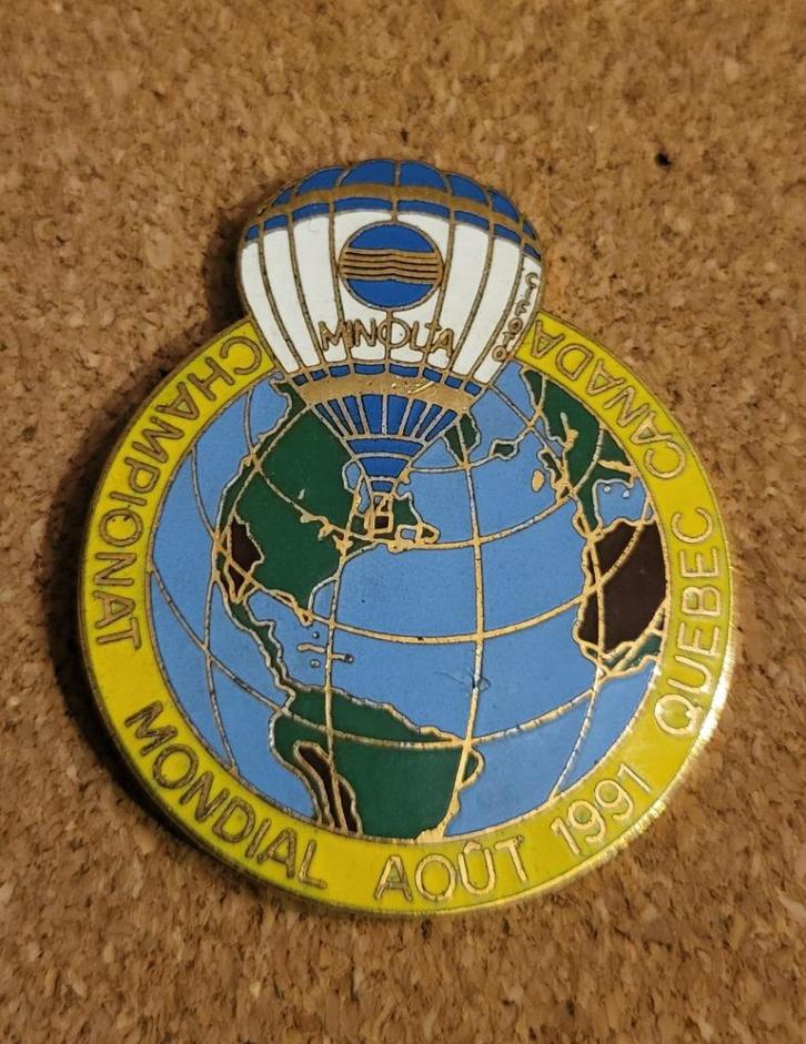 Ballonpin minolta, Verzamelen, Speldjes, Pins en Buttons, Ophalen of Verzenden