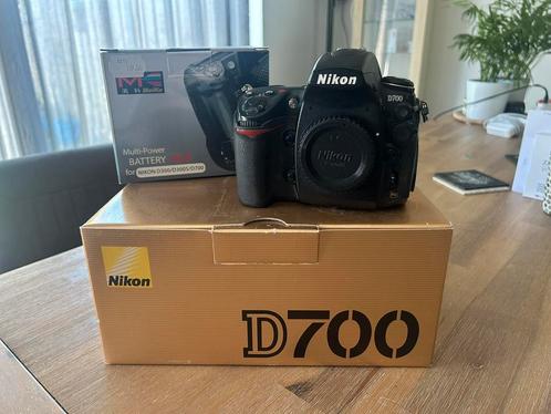 Nikon D700 olus battery pack plus lader en extra batterij!, Audio, Tv en Foto, Fotocamera's Digitaal, Zo goed als nieuw, Spiegelreflex