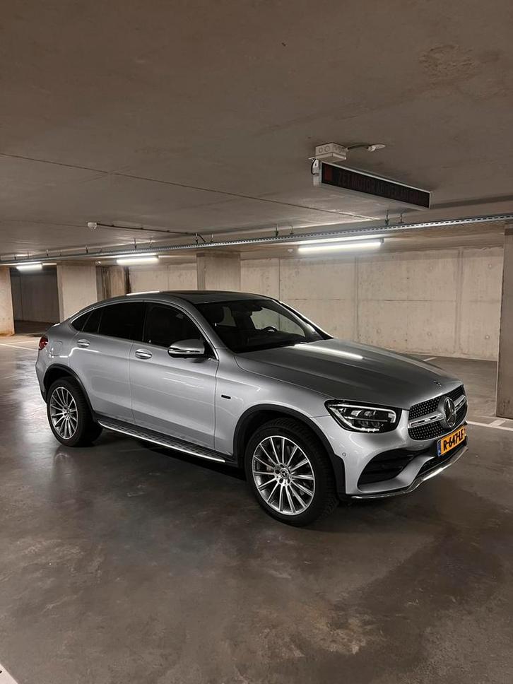 Mercedes-Benz GLC Coupé 300e 320pk 4MATIC 9G-TRONIC 2021 AMG, Auto's, Mercedes-Benz, Particulier, GLC Coupé, Hybride Elektrisch/Benzine