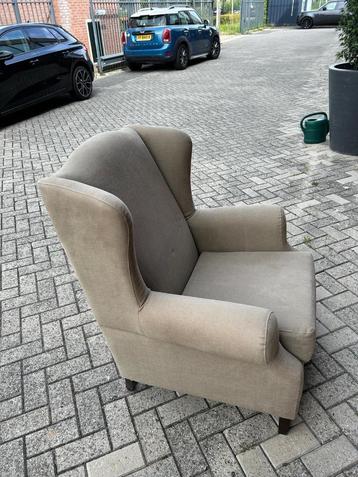 Comfortabele klassieke oorfauteuil 