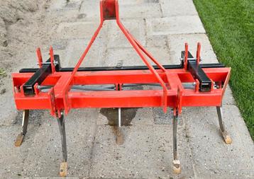 Woeler met gelagerde rol voor minitractor,5 tands, br.130 cm beschikbaar voor biedingen