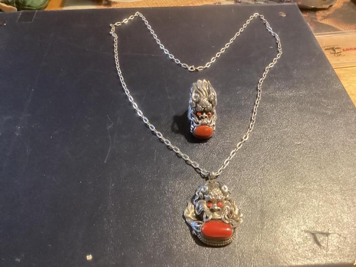 Voor de liefhebber antieke Tibetaanse zilveren ring en hange, Sieraden, Tassen en Uiterlijk, Armbanden, Gebruikt, Zilver, Zilver