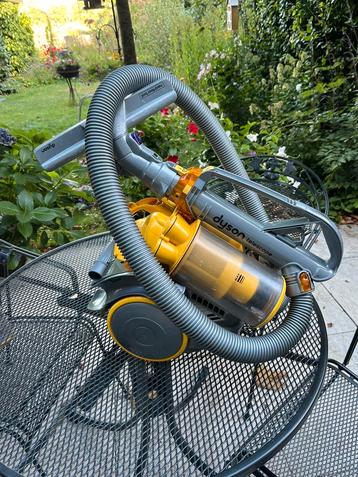 Dyson DC 11 beschikbaar voor biedingen