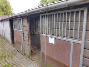 Staldeur en tussenwanden ponystallen beschikbaar voor biedingen