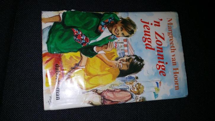 'n Zonnige jeugd, Margreeth van Hoorn, Boeken, Kinderboeken | Jeugd | 13 jaar en ouder, Gelezen, Ophalen of Verzenden