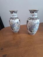 Twee vaasjes van ca 16 cm hoog, Huis en Inrichting, Woonaccessoires | Vazen, Overige kleuren, Aardewerk of Porselein, Ophalen of Verzenden