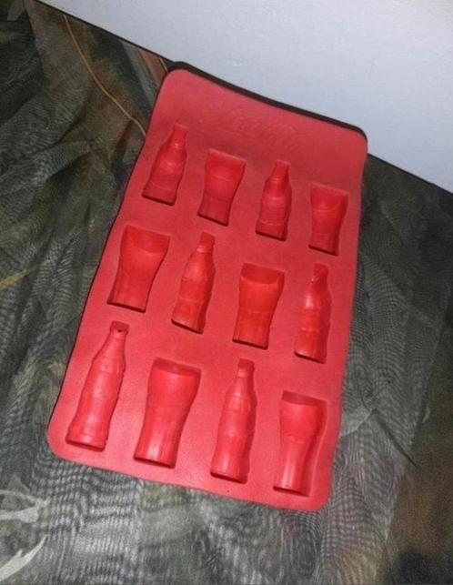 Coca-Cola siliconen ijsblokjes vorm., Huis en Inrichting, Keuken | Tupperware, Zo goed als nieuw, Ophalen of Verzenden