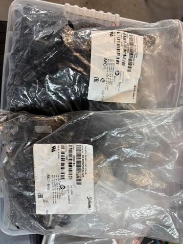 MP4 stekker male/female beschikbaar voor biedingen