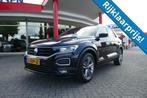 Volkswagen T-ROC 1.5 TSI SPORT BNS RLINE  150 PK   AUTOMAAT, 1254 kg, Euro 6, 4 cilinders, Zwart