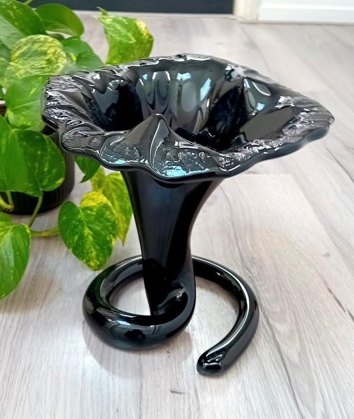 vintage art nouveau stijl zwarte leile vaas, Antiek en Kunst, Antiek | Glas en Kristal, Ophalen of Verzenden