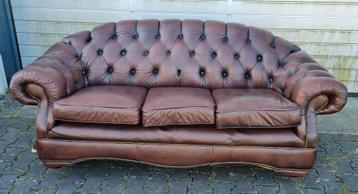 Stoere Chesterfield bank bruin leer + BEZORGING GRATIS  beschikbaar voor biedingen
