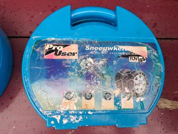 2 stuks sneeuwkettingen voor de prijs van 1. beschikbaar voor biedingen