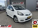 Toyota Aygo 1.0-12V Dynamic Navigator 5 drs AIRCO, Voorwielaandrijving, Euro 5, Stof, Zwart