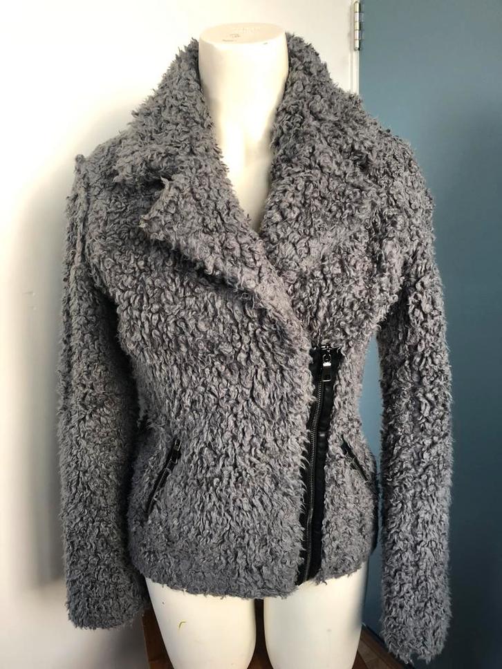 Maura Claudia strater grijze wollige fluffy faux fur jas 34, Kleding | Dames, Jassen | Winter, Zo goed als nieuw, Maat 34 (XS) of kleiner