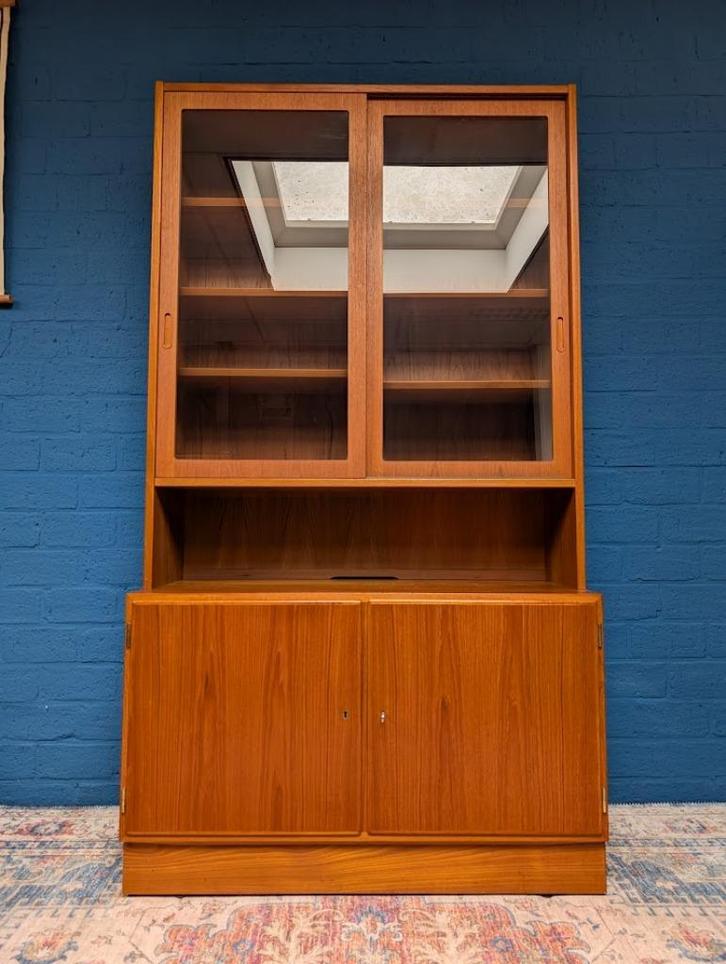 Vintage vitrinekast uit de jaren 60, Deens design, Hundevad, Verzamelen, Retro, Huis en Inrichting, Ophalen