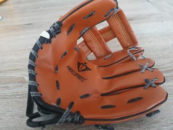 Honkbal handschoen  beschikbaar voor biedingen
