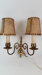 Antieke lamp, messing met 2 spekkapjes. Wandlamp. 3A6, Antiek en Kunst, Ophalen of Verzenden