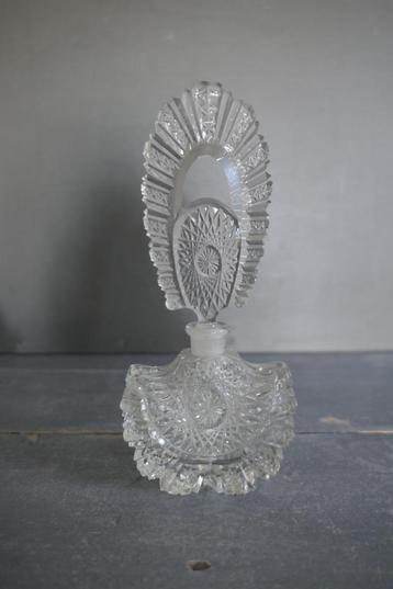 Art Deco karaf karafje kristal beschikbaar voor biedingen
