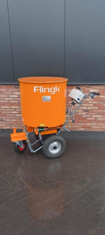 Eurotrac w12 shovel 2500 kg 800 uur flingk strooier se 250 beschikbaar voor biedingen