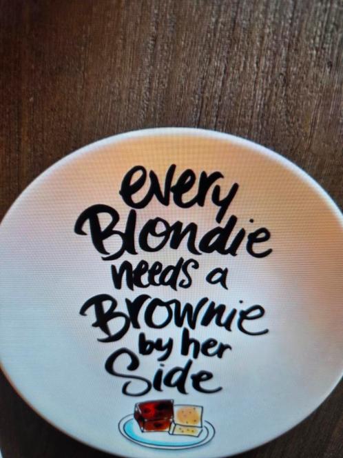 gezocht bordje van de foto van blond amsterdam, Huis en Inrichting, Keuken | Servies, Nieuw, Bord(en), Overige stijlen, Aardewerk