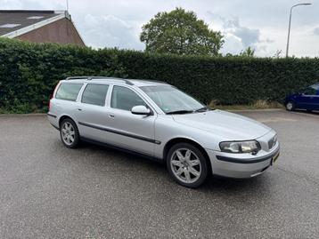 Volvo V70 2.4 200 PK TURBO - APK 4/2026 - AIRCO beschikbaar voor biedingen