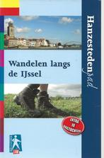 Hanzestedenpad - Lopen langs de Ijssel - Berg/Wolfs, Gelezen, Ophalen of Verzenden, Berg/Wolfs, Overige onderwerpen