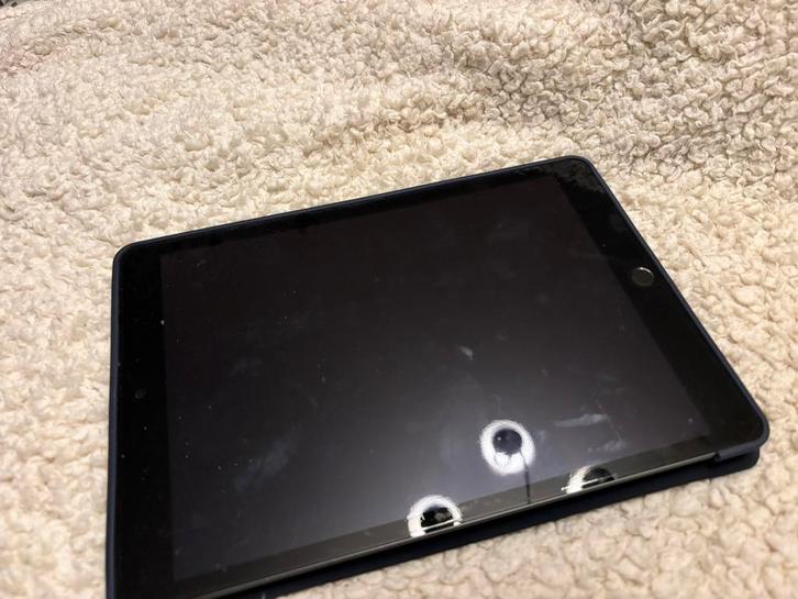 Apple Ipad, Computers en Software, Apple iPads, Zo goed als nieuw, Apple iPad, 10 inch, 64 GB, Ophalen of Verzenden