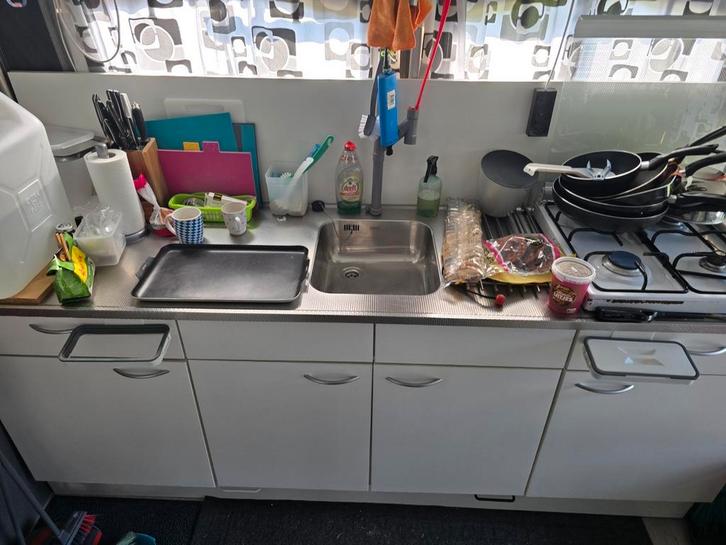 Keukenblok met RVS aanrechtblad220 x60 cm, Huis en Inrichting, Keuken | Complete keukens, Zo goed als nieuw, Enkelwandige keuken