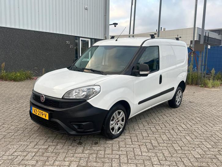 Fiat Doblò Cargo 1.3 MJ L1H1 Actual 2016 BTW AUTO EURO 5, Auto's, Bestelauto's, Bedrijf, Te koop, ABS, Airconditioning, Boordcomputer