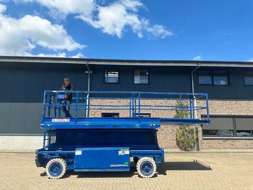Holland lift Q-135EL18 Elektra Schaarhoogwerker 15.5 meter w, Zakelijke goederen, Machines en Bouw | Liften, Steigers en Ladders