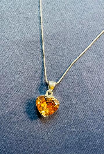 Zilveren ketting met natuurstenen hart hanger (42 cm) beschikbaar voor biedingen