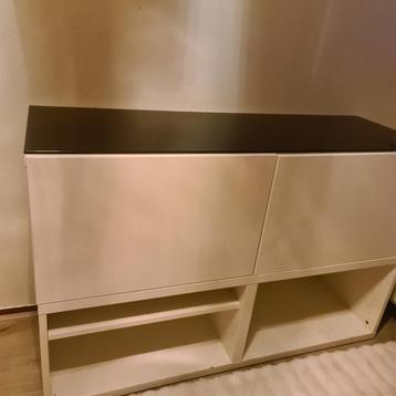 Opbergkasten met zwarte glasplaat