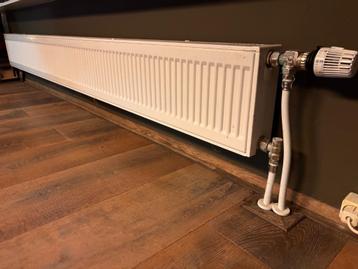 radiator T22, 2500x250mm beschikbaar voor biedingen