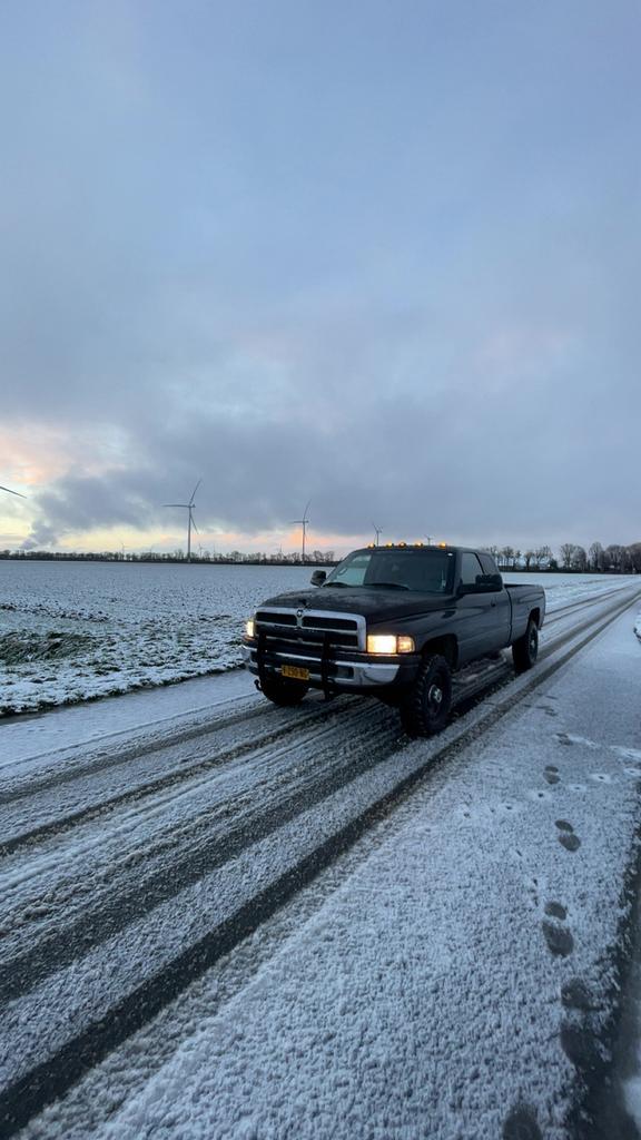 Dodge Ram 2500 5.9 Cummins 1999 | Longbed | Bedrijfsauto, Auto's, Bestelauto's, Particulier, ABS, Airbags, Airconditioning, Centrale vergrendeling