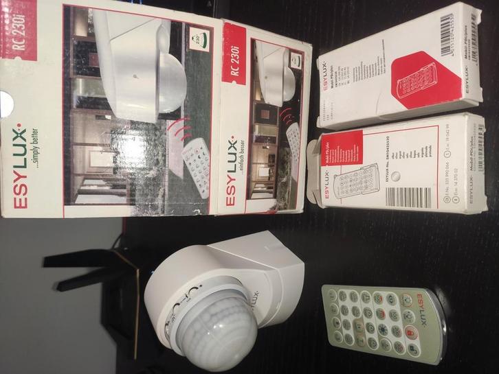 Esylux bewegingsmelder inclusief 2 afstandsbedieningen, Doe-het-zelf en Verbouw, Alarmsystemen, Zo goed als nieuw, Detector, Sensor of Melder