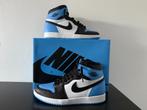 Nike Air Jordan 1 Retro High OG ‘UNC Toe’  maat 42 / 8,5, Kleding | Heren, Schoenen, Nieuw, Ophalen of Verzenden, Sneakers of Gympen