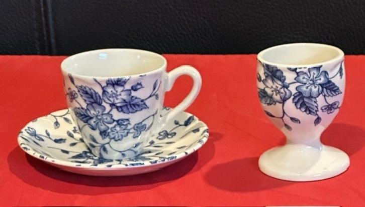 Grindley Bouquet, espresso kop en schotel + eierdop, Huis en Inrichting, Keuken | Servies, Zo goed als nieuw, Kop(pen) en/of Schotel(s)