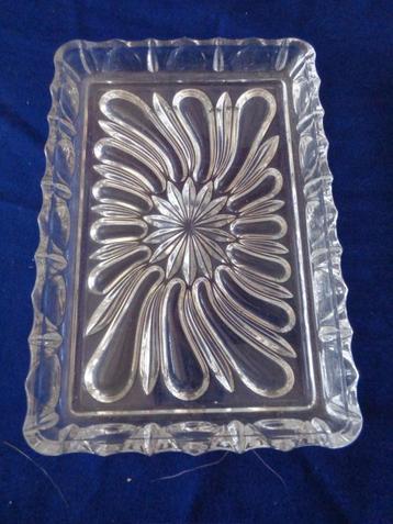 zware kristalen cake schaal 19 cm bij 13 cm  beschikbaar voor biedingen