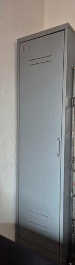 Lockerkast grijs met 3 legplanken. Teab, Huis en Inrichting, Kasten | Lockerkasten, Ophalen of Verzenden, Zo goed als nieuw