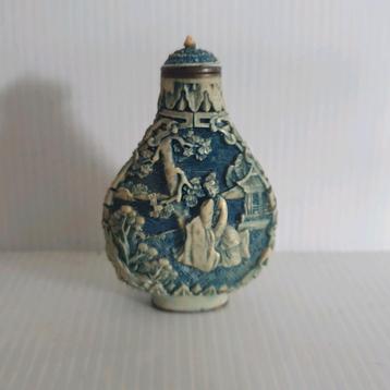 Chinese snuffbottle - gemerkt op de onderzijde  beschikbaar voor biedingen