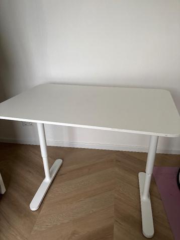 Bureau IKEA + kabel organizer 120cm breed - afbeelding 1