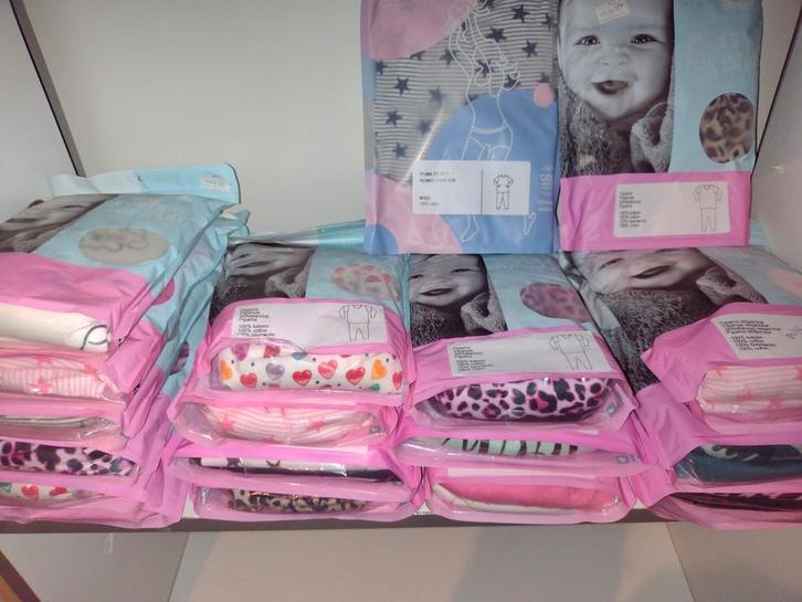 Restpartij met 18 baby pyjamaatjes Beeren Bodywear Nw, Kinderen en Baby's, Kraamcadeaus en Geboorteborden, Nieuw, Ophalen of Verzenden