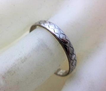 Bewerkte zilveren vintage unisex ring met ruitjes beschikbaar voor biedingen