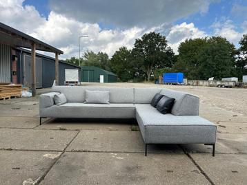 ZGAN Design on Stock Bloq Hoekbank Ploegwool - NP: €7.500 beschikbaar voor biedingen