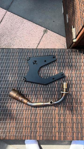 Akrapovic voorbocht/plaat 125cc vespa beschikbaar voor biedingen