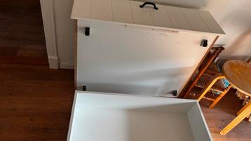 Ladekasten op wieltjes beschikbaar voor biedingen