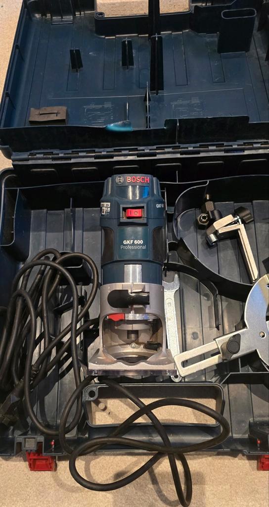 Bosch GKF 600 Kantenfrees, Doe-het-zelf en Verbouw, Gereedschap | Freesmachines, Gebruikt, Elektrisch, Kantenfrees, Ophalen of Verzenden