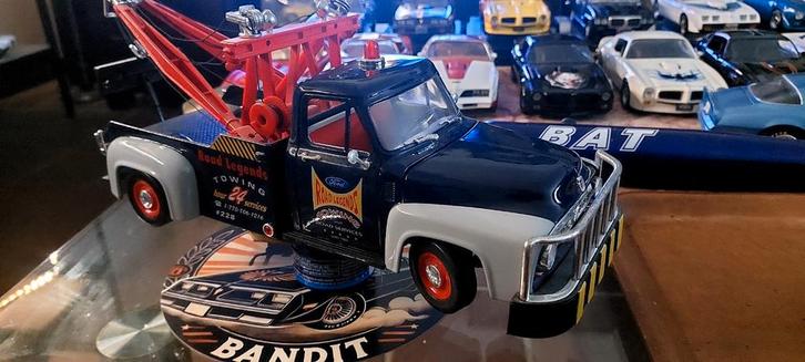 Chevy tow truck road signature ovp lees text, Hobby en Vrije tijd, Modelauto's | 1:18, Zo goed als nieuw, Overige merken, Ophalen of Verzenden